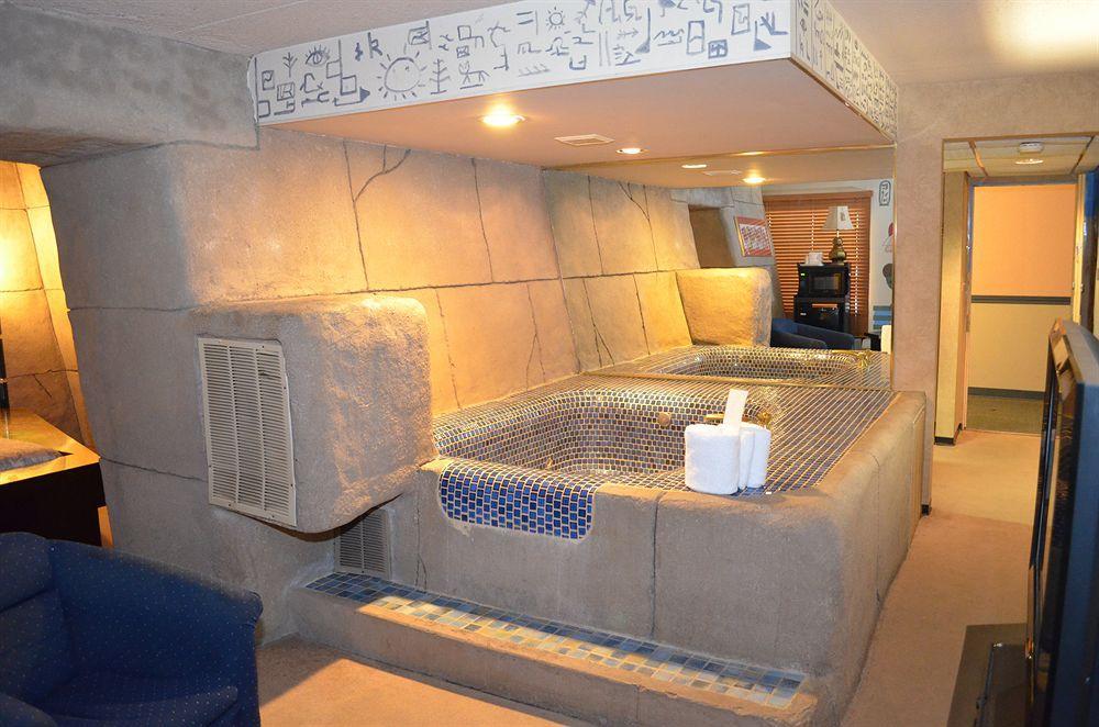 Red Carpet Inn Fanta Suites Hotel グリーンウッド エクステリア 写真