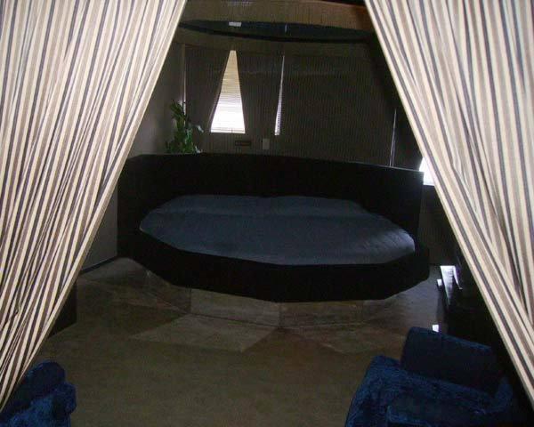 Red Carpet Inn Fanta Suites Hotel グリーンウッド エクステリア 写真