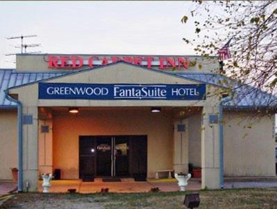 Red Carpet Inn Fanta Suites Hotel グリーンウッド エクステリア 写真