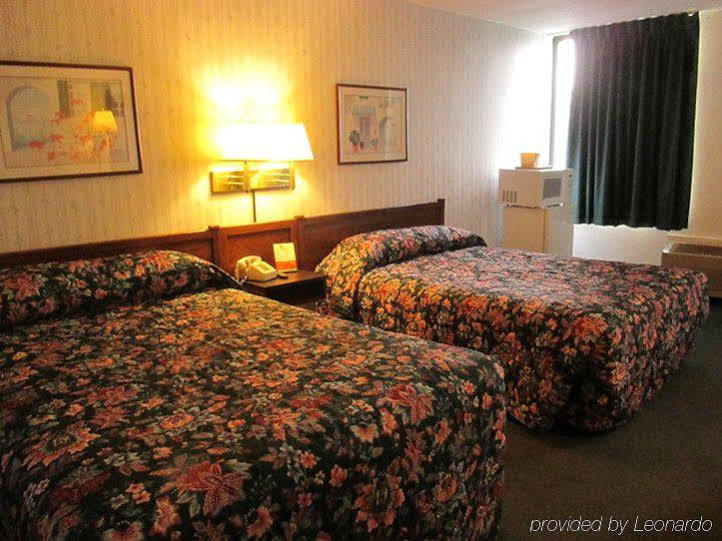 Red Carpet Inn Fanta Suites Hotel グリーンウッド エクステリア 写真