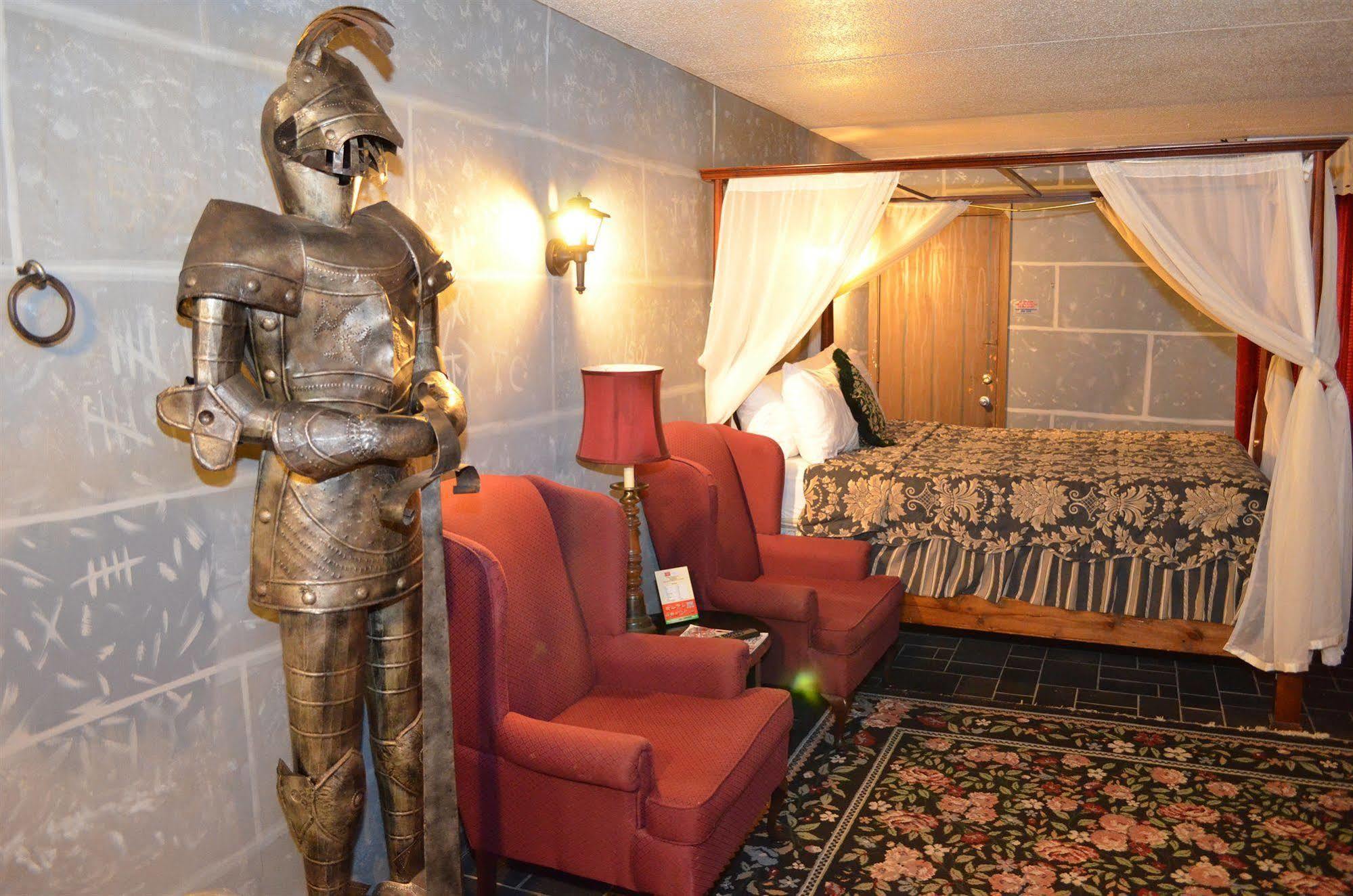Red Carpet Inn Fanta Suites Hotel グリーンウッド エクステリア 写真
