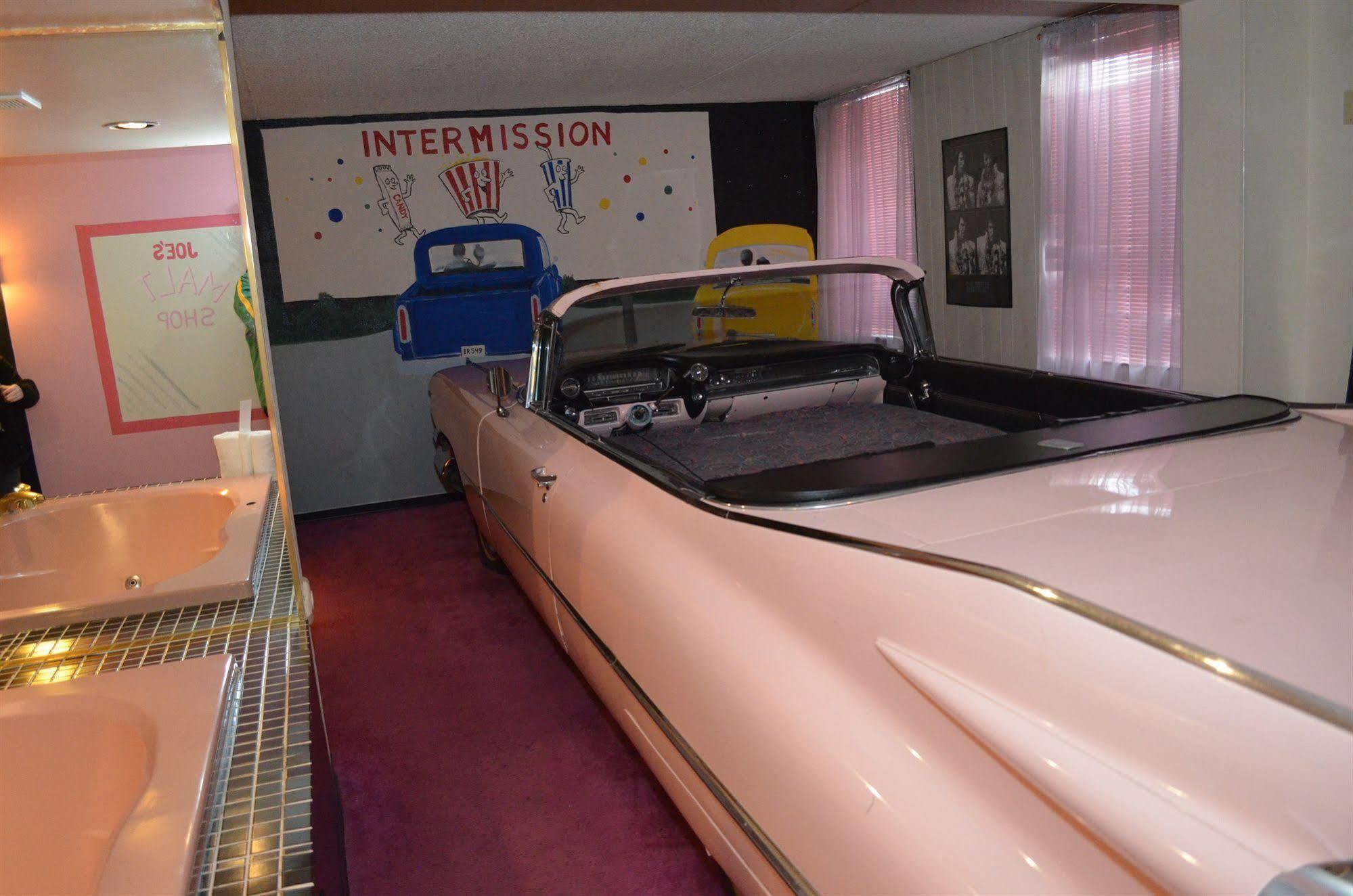Red Carpet Inn Fanta Suites Hotel グリーンウッド エクステリア 写真