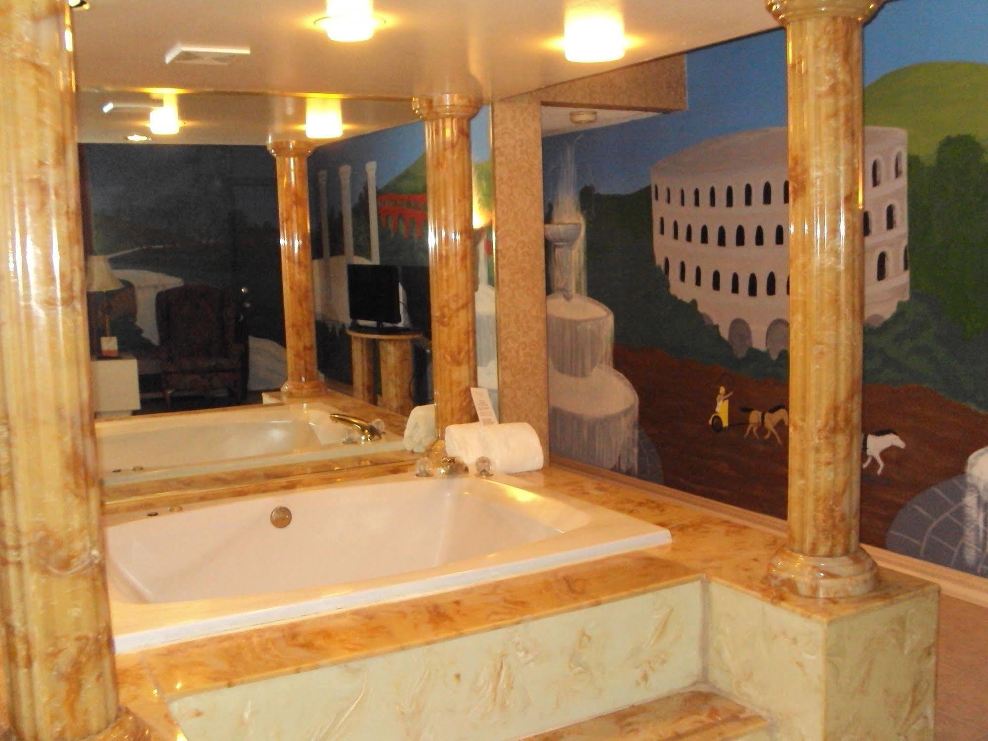 Red Carpet Inn Fanta Suites Hotel グリーンウッド エクステリア 写真
