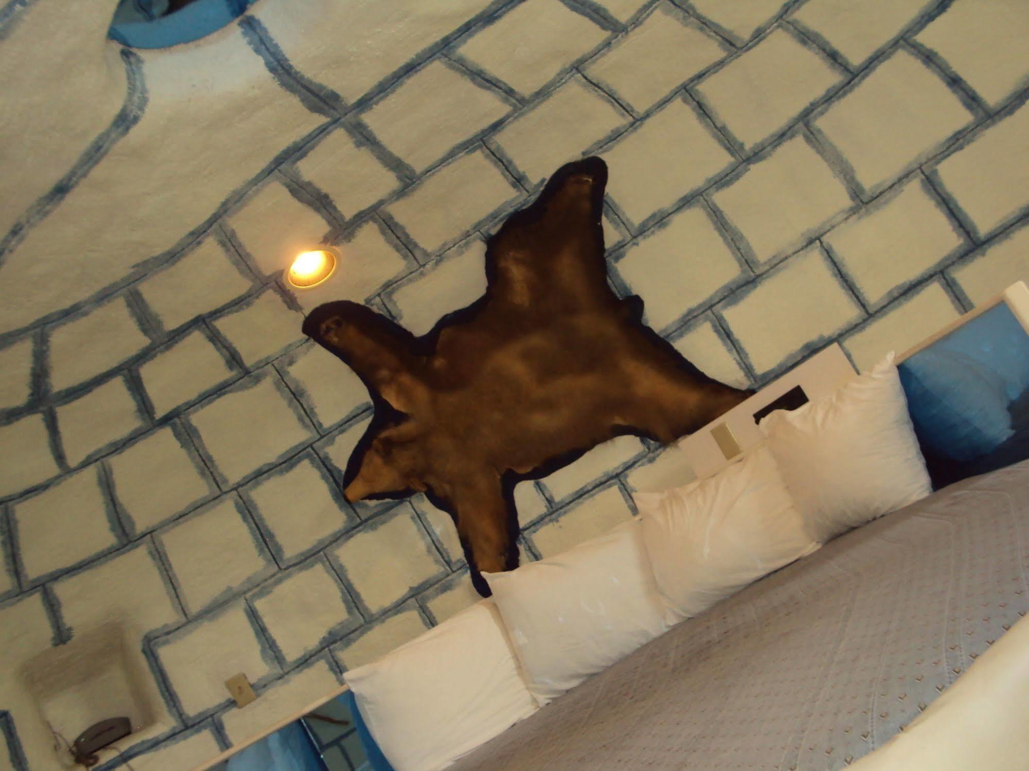 Red Carpet Inn Fanta Suites Hotel グリーンウッド エクステリア 写真