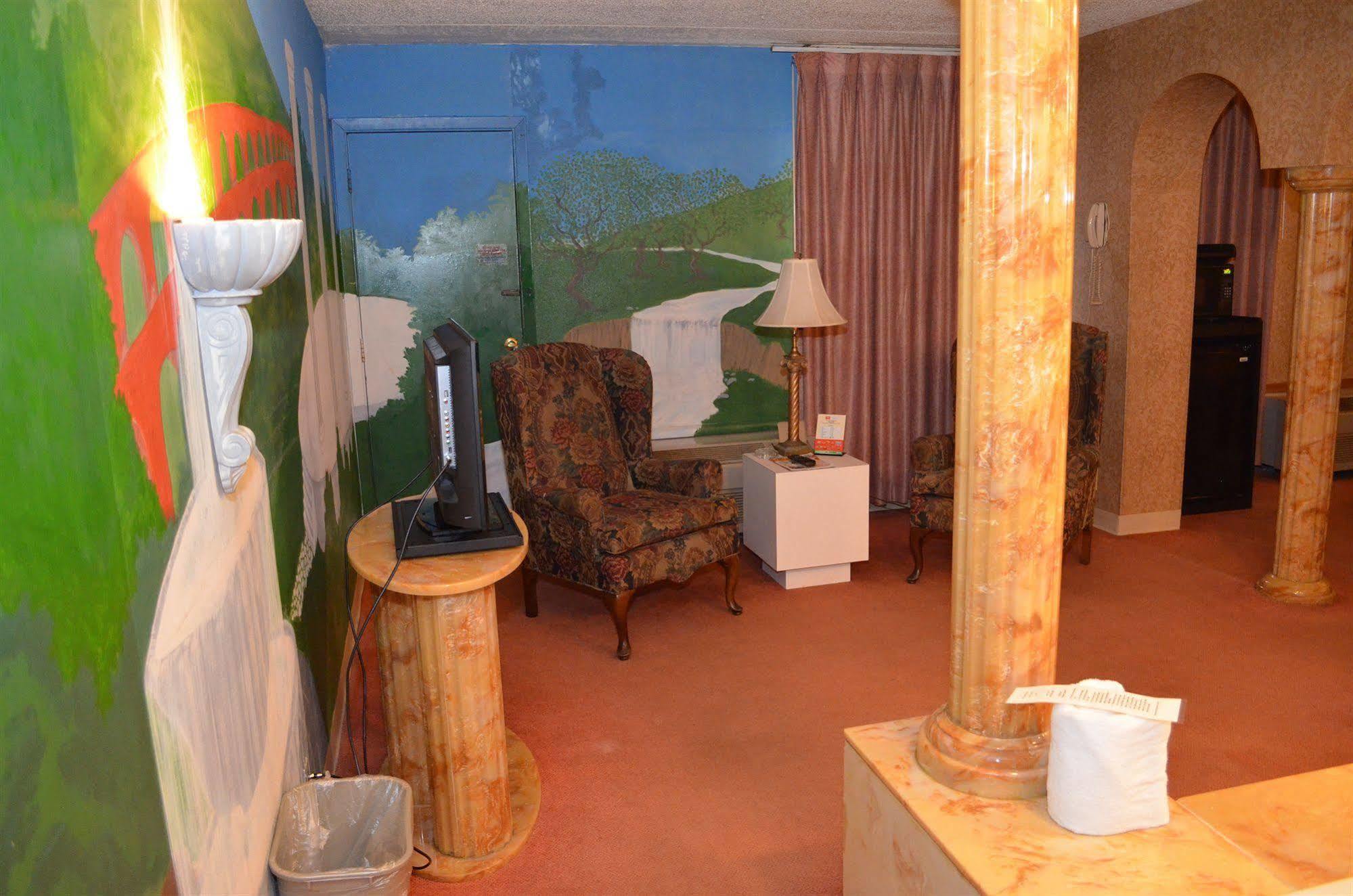 Red Carpet Inn Fanta Suites Hotel グリーンウッド エクステリア 写真